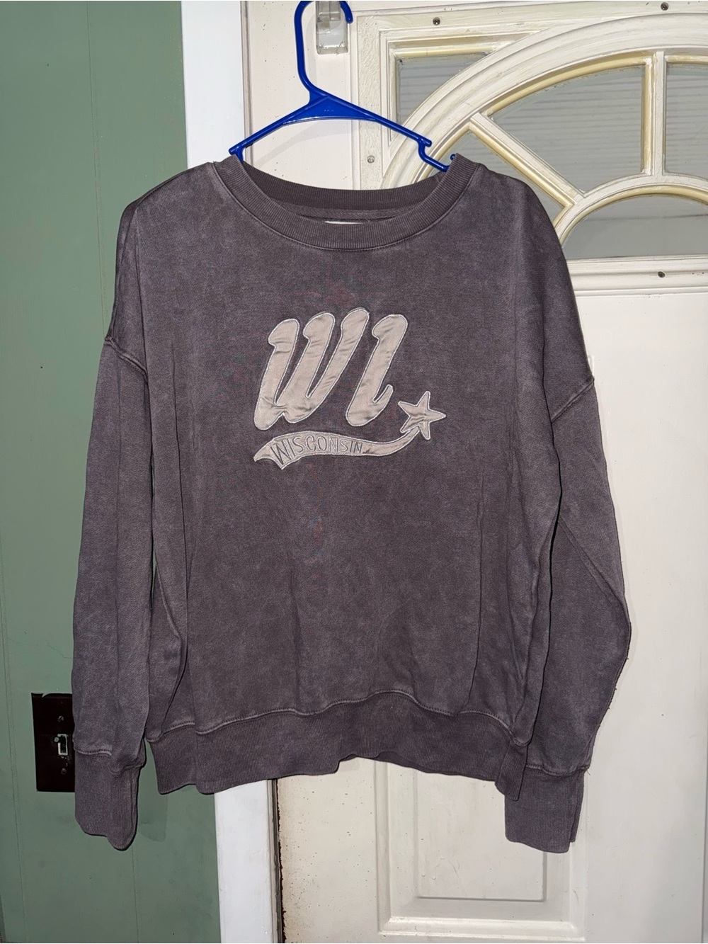 Maurice’s Wisconsin sweater - Picture 2 of 5